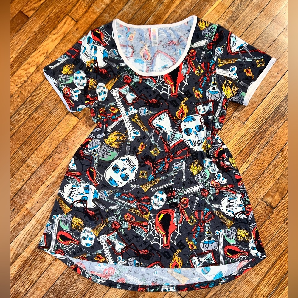 LuLaRoe Classic Tee Skull Halloween